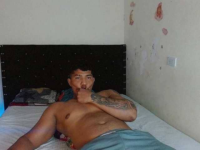 latihotlove live cam on BongaCams