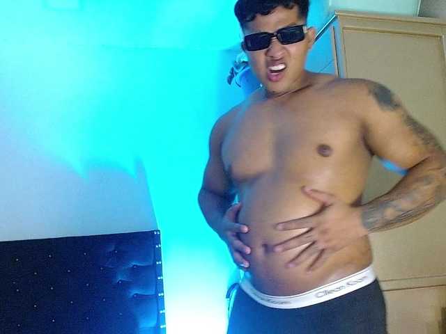 latihotlove live cam on BongaCams