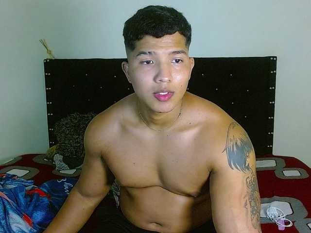 latihotlove's BongaCams show and profile