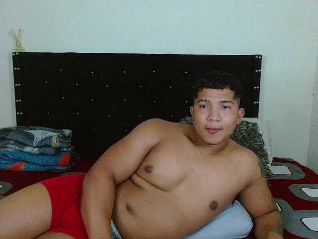 latihotlove's BongaCams show and profile