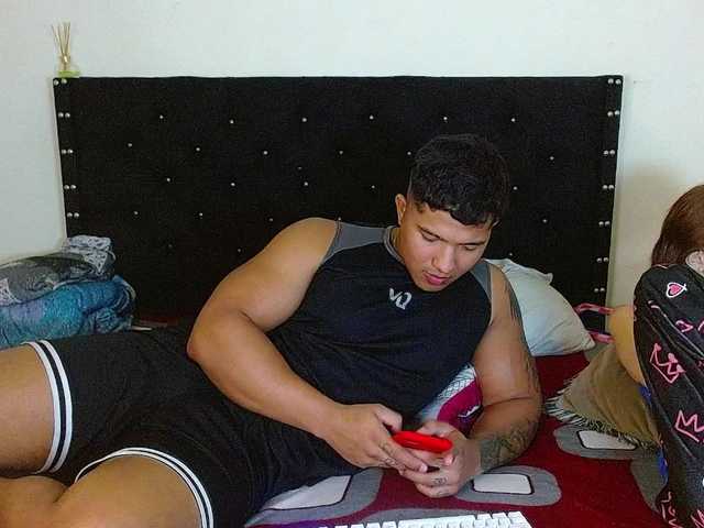 latihotlove's BongaCams show and profile