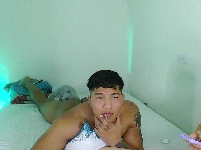 latihotlove live cam on BongaCams