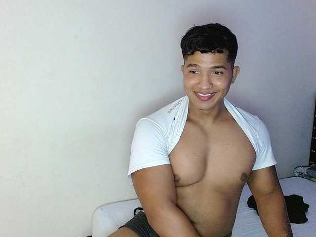 latihotlove live cam on BongaCams