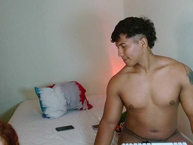 latihotlove live cam on BongaCams