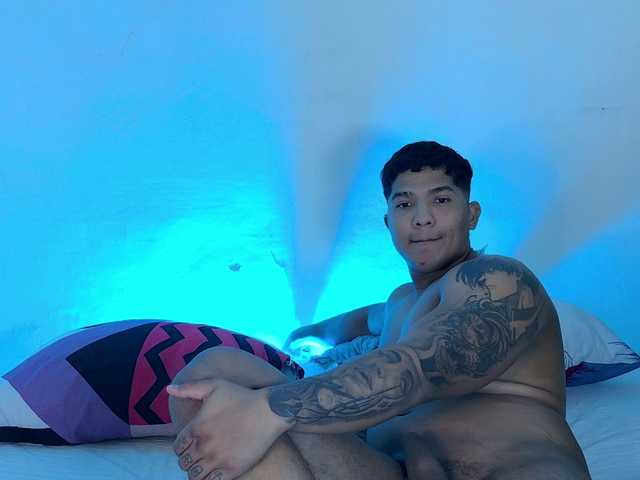 latihotlove live cam on BongaCams