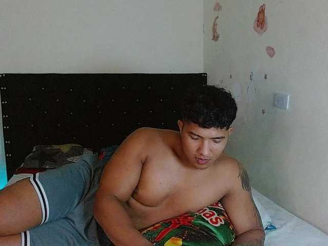 latihotlove live cam on BongaCams