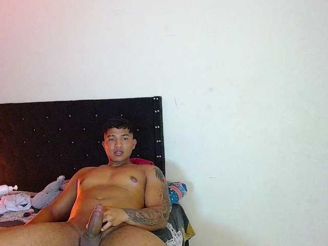 latihotlove live cam on BongaCams