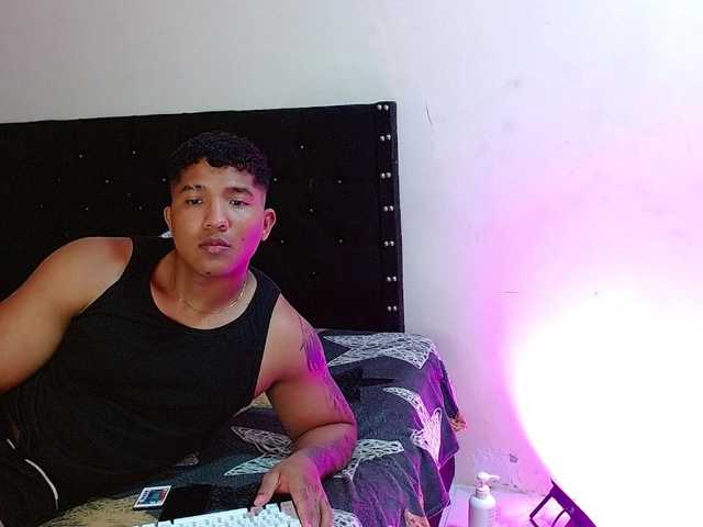 latihotlove live cam on BongaCams