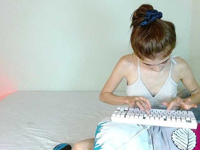 latihotlove live cam on BongaCams