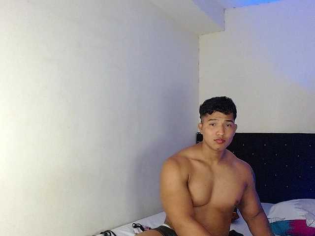 latihotlove live cam on BongaCams
