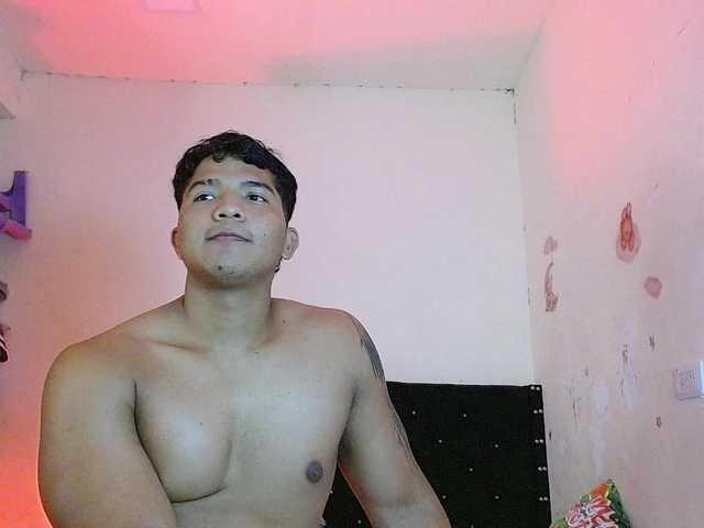 latihotlove live cam on BongaCams
