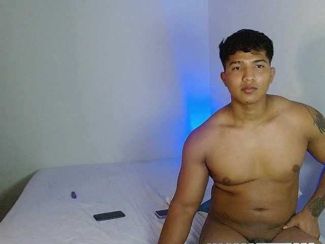 latihotlove live cam on BongaCams
