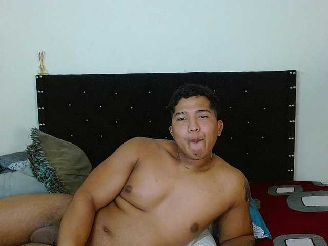 latihotlove's BongaCams show and profile