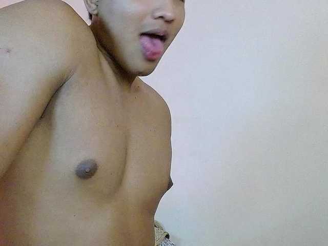 latihotlove live cam on BongaCams