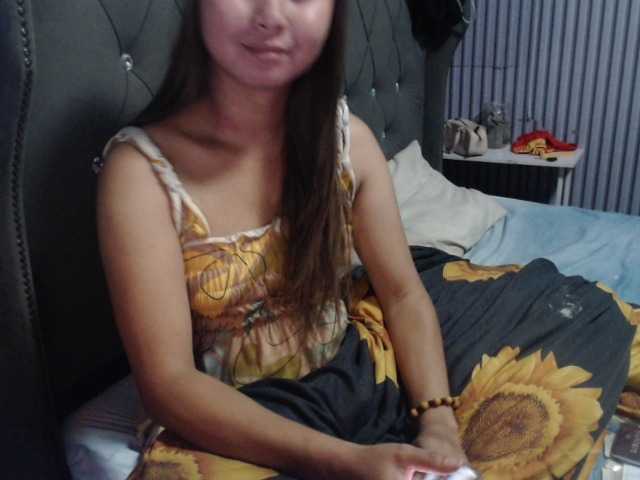sweetdreamslea live cam on BongaCams