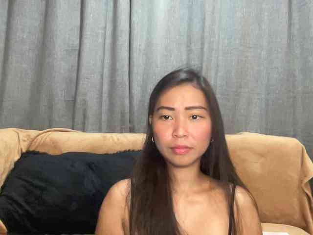 EmmaSean Live Webcam on BongaCams