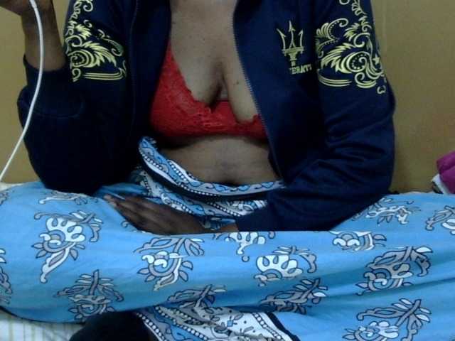 maya-pretty live cam on BongaCams
