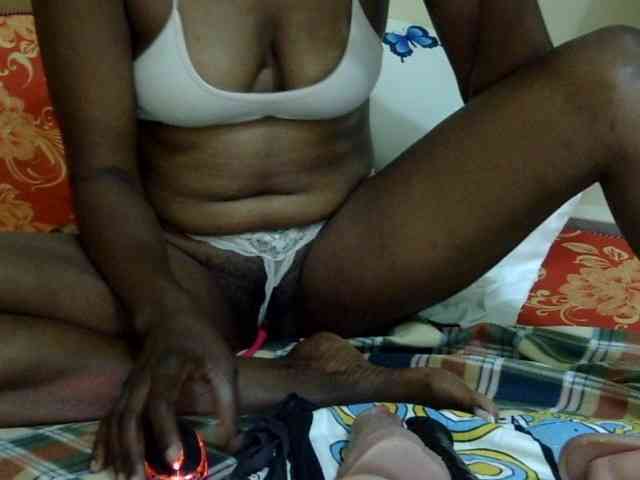 maya-pretty webcam