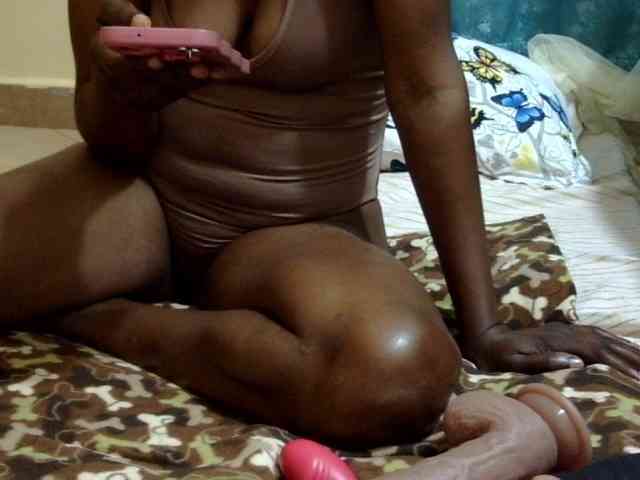 maya-pretty webcam