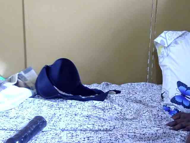 maya-pretty webcam