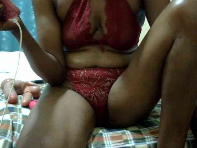 maya-pretty webcam