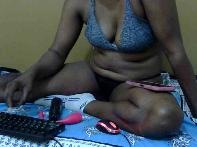 maya-pretty webcam