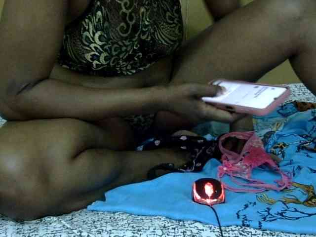 maya-pretty webcam