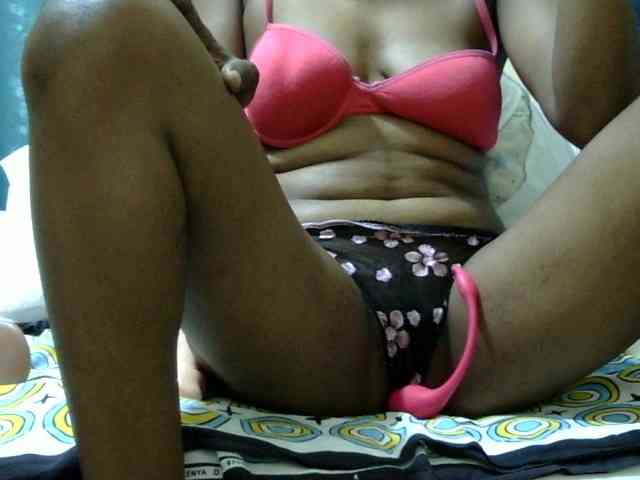 maya-pretty webcam