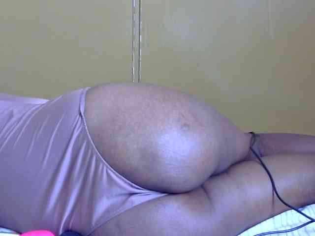 maya-pretty webcam