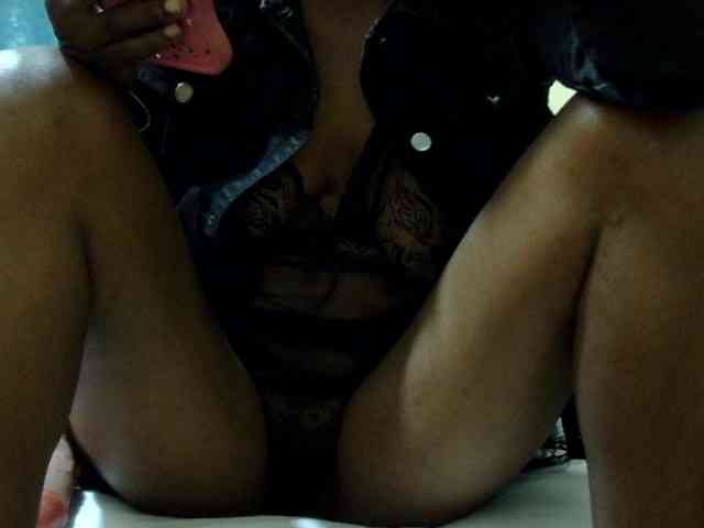 maya-pretty webcam