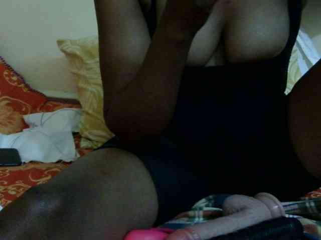 maya-pretty webcam