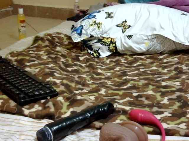 maya-pretty webcam