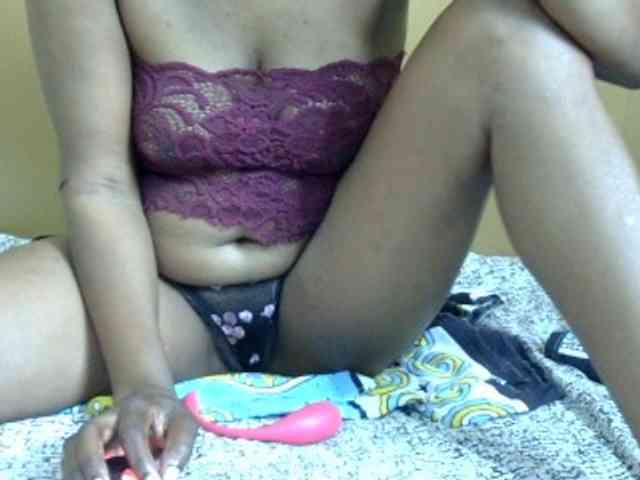 maya-pretty webcam