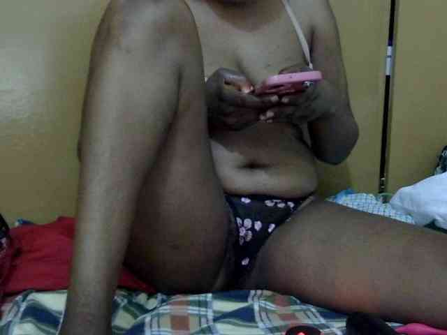maya-pretty webcam