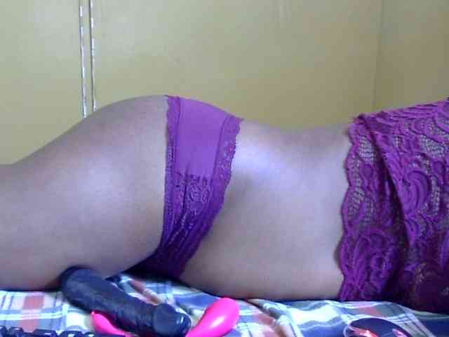maya-pretty webcam