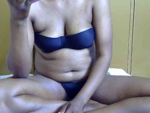 maya-pretty webcam
