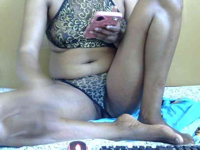 maya-pretty webcam