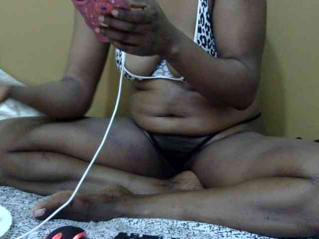 maya-pretty webcam