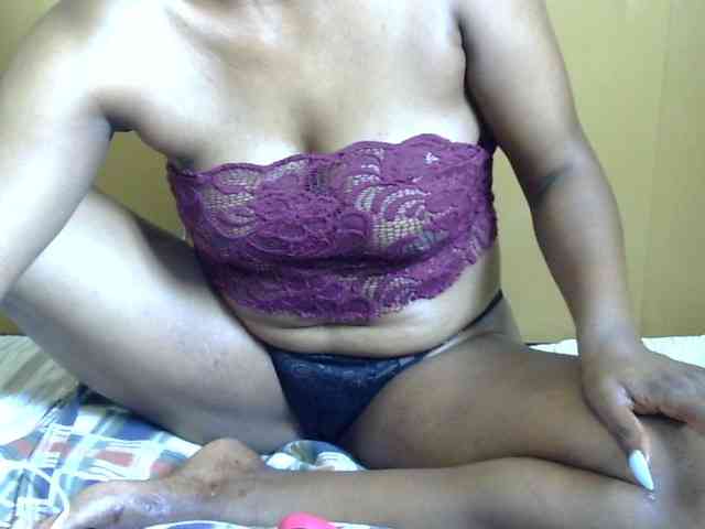 maya-pretty webcam