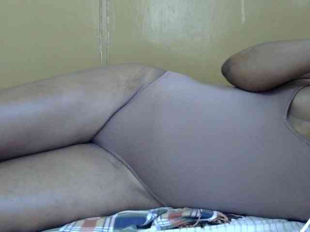 maya-pretty webcam