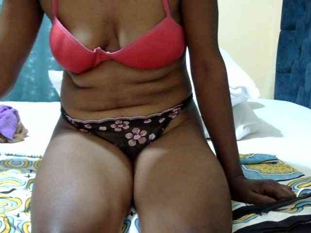 maya-pretty webcam