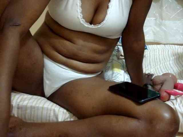 maya-pretty webcam