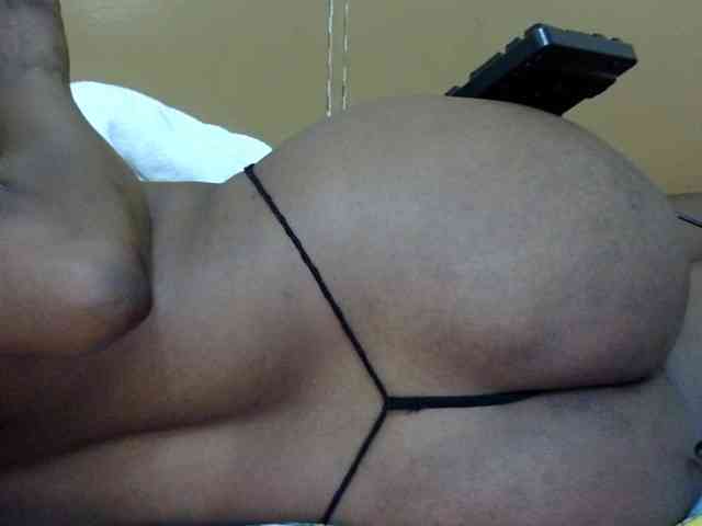 maya-pretty webcam