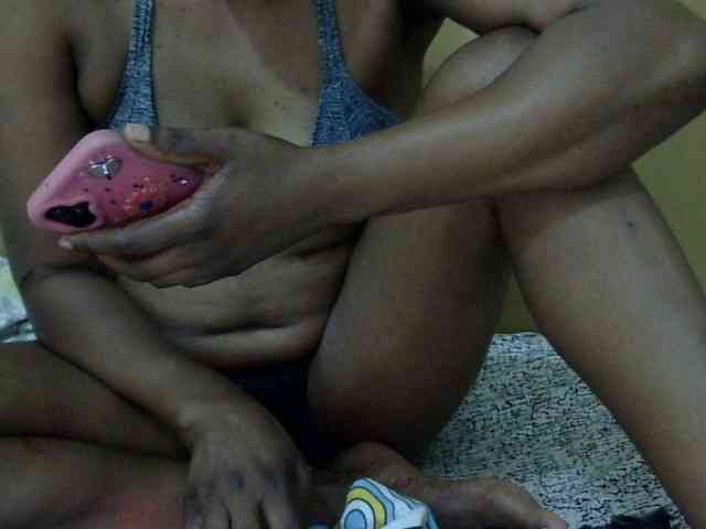 maya-pretty webcam