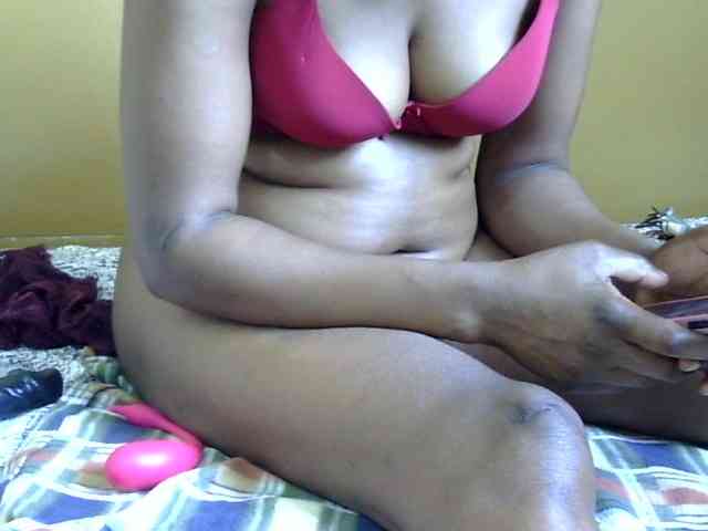 maya-pretty webcam