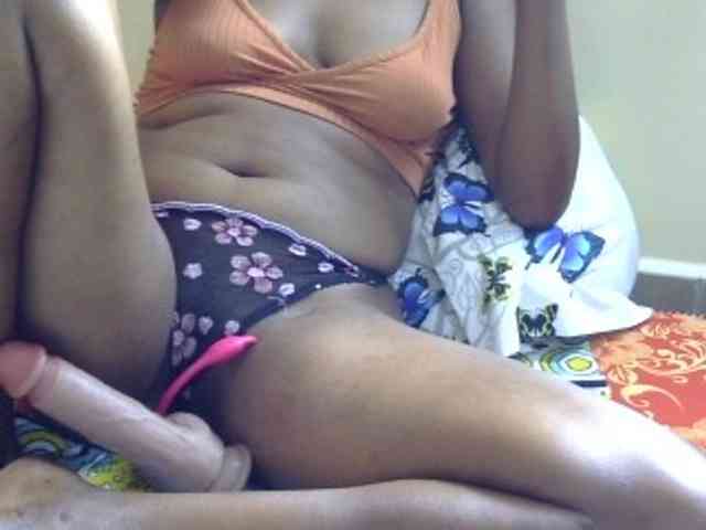 maya-pretty webcam