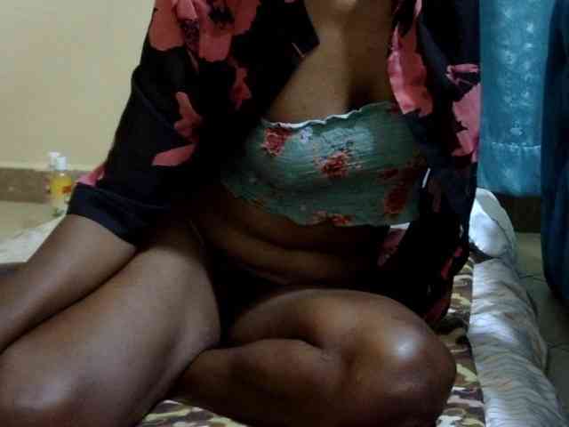 maya-pretty webcam