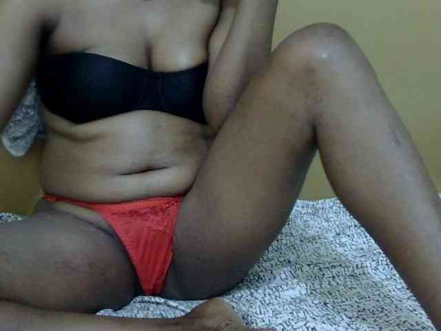 maya-pretty webcam