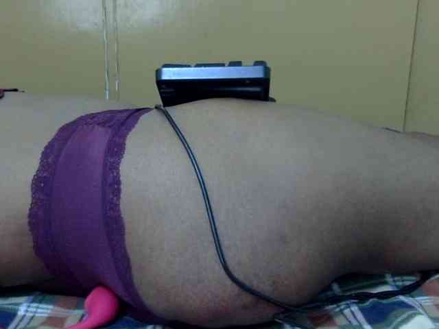 maya-pretty webcam