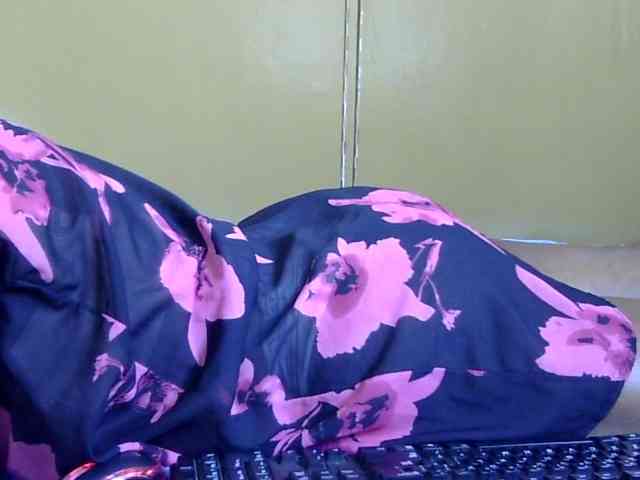 maya-pretty webcam